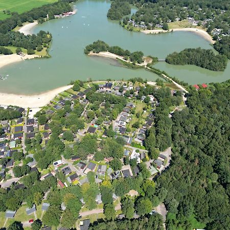 Gezellig Chalet Met 2 Slaapkamers En Zicht Op Het Water Erm Exteriér fotografie