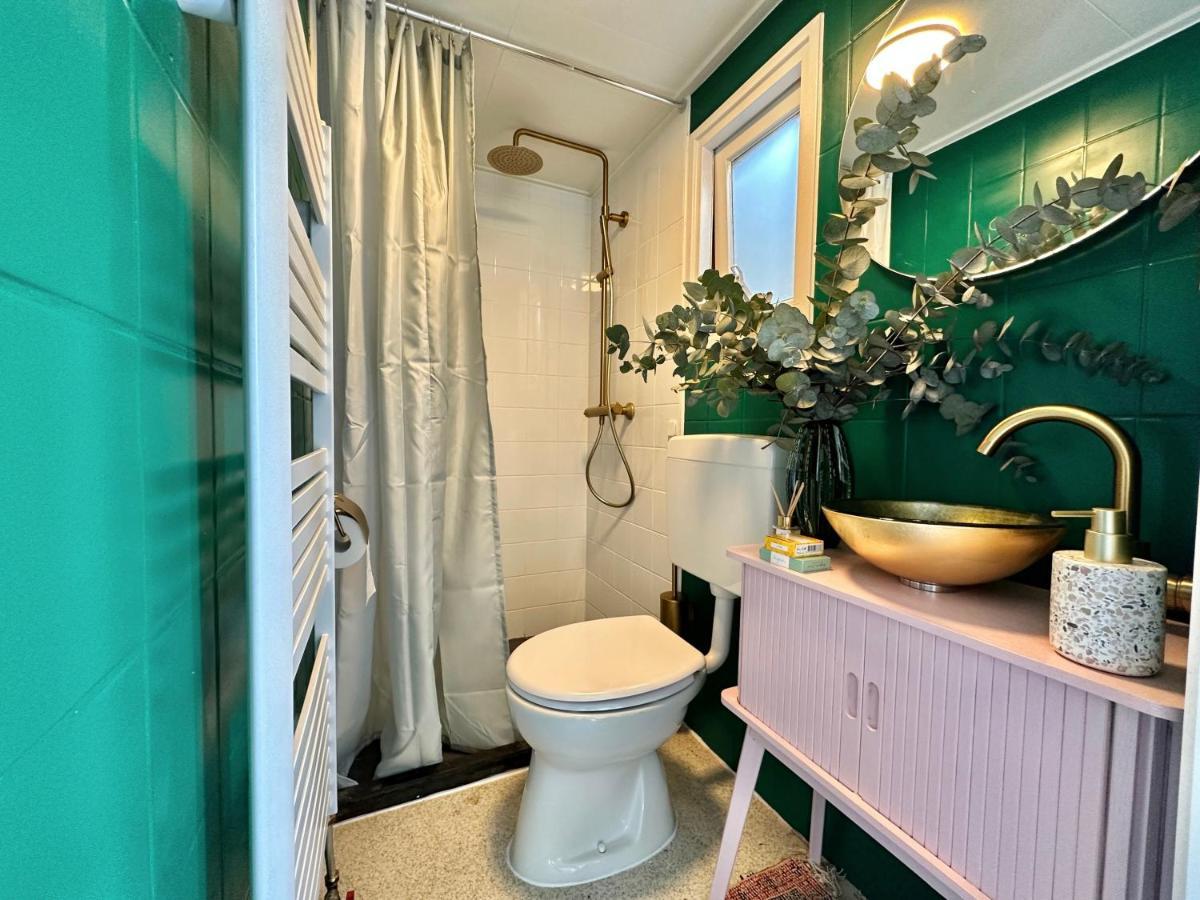 Gezellig Chalet Met 2 Slaapkamers En Zicht Op Het Water Erm Exteriér fotografie