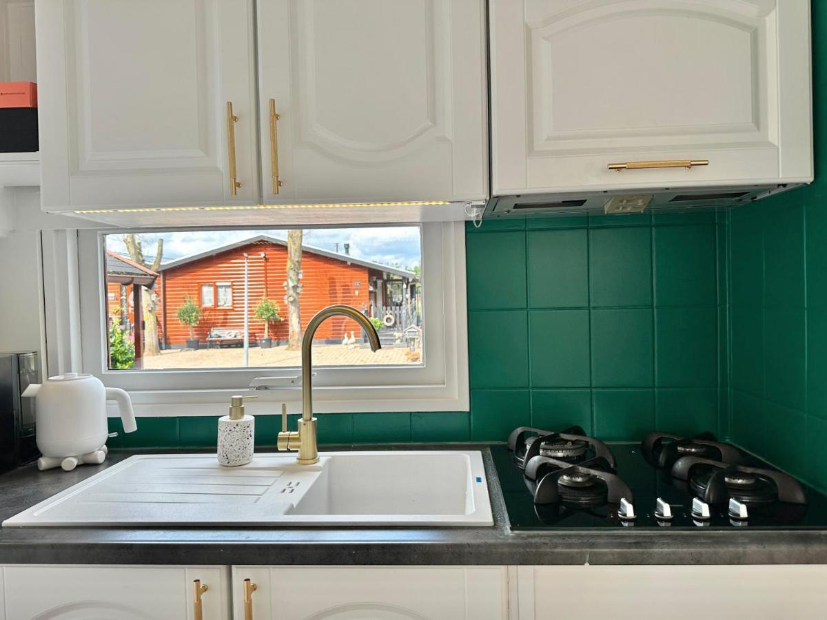 Gezellig Chalet Met 2 Slaapkamers En Zicht Op Het Water Erm Exteriér fotografie