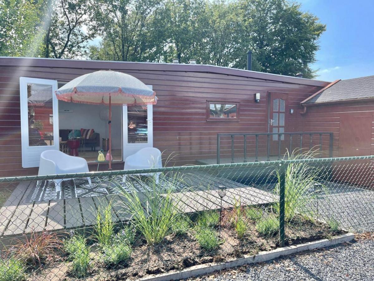 Gezellig Chalet Met 2 Slaapkamers En Zicht Op Het Water Erm Exteriér fotografie