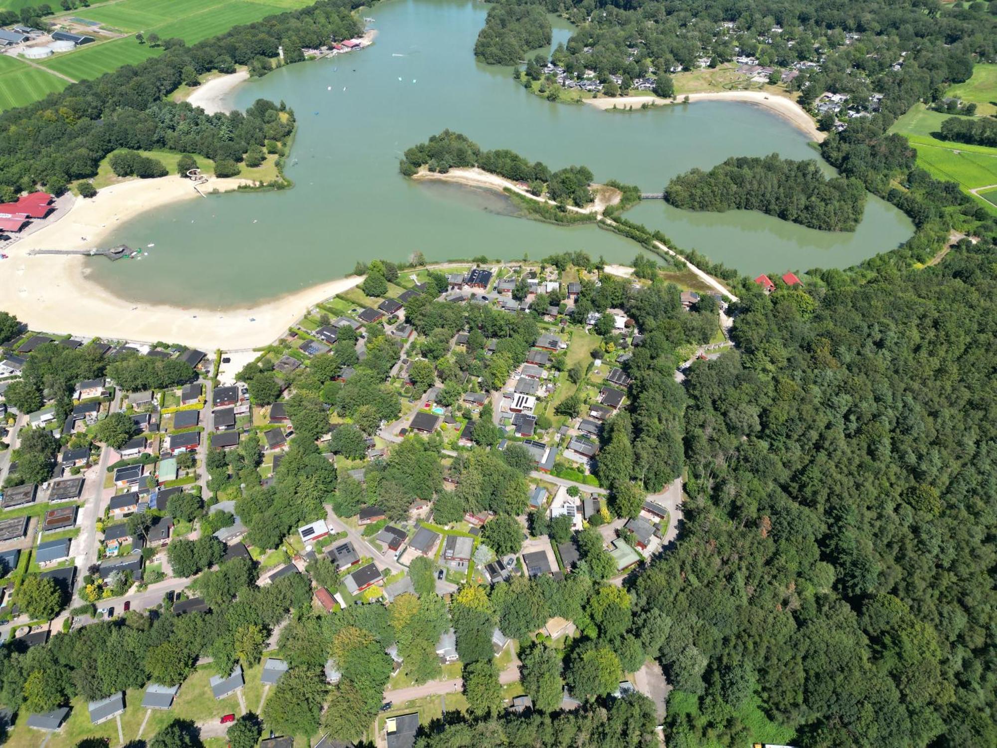 Gezellig Chalet Met 2 Slaapkamers En Zicht Op Het Water Erm Exteriér fotografie